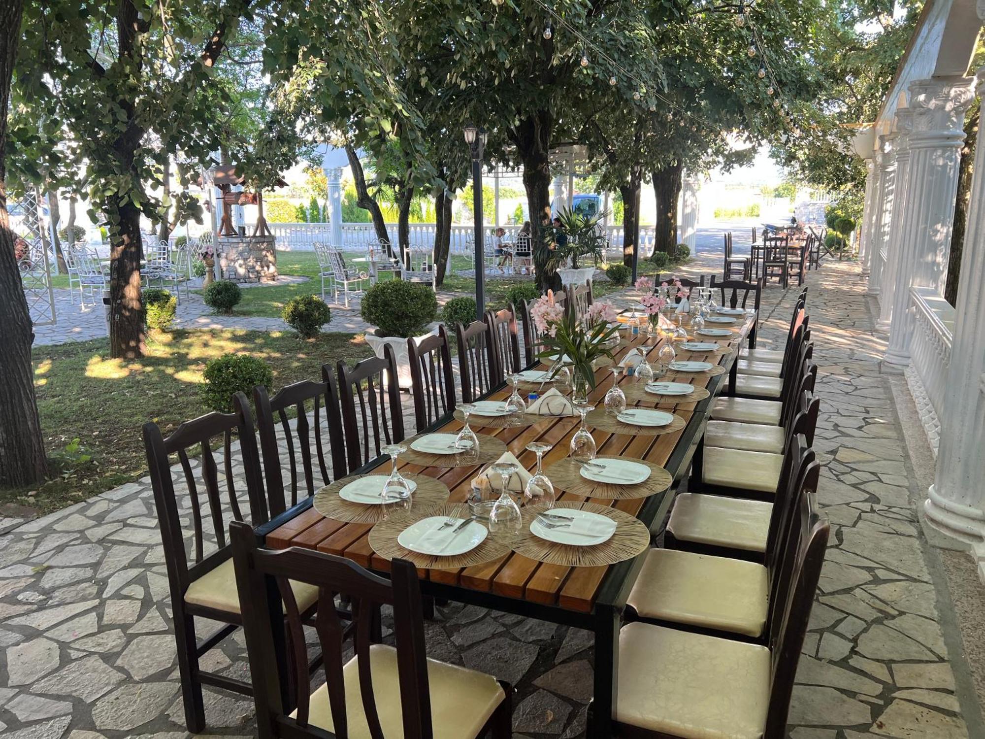 Hotel Paradise Shkoder Exterior photo