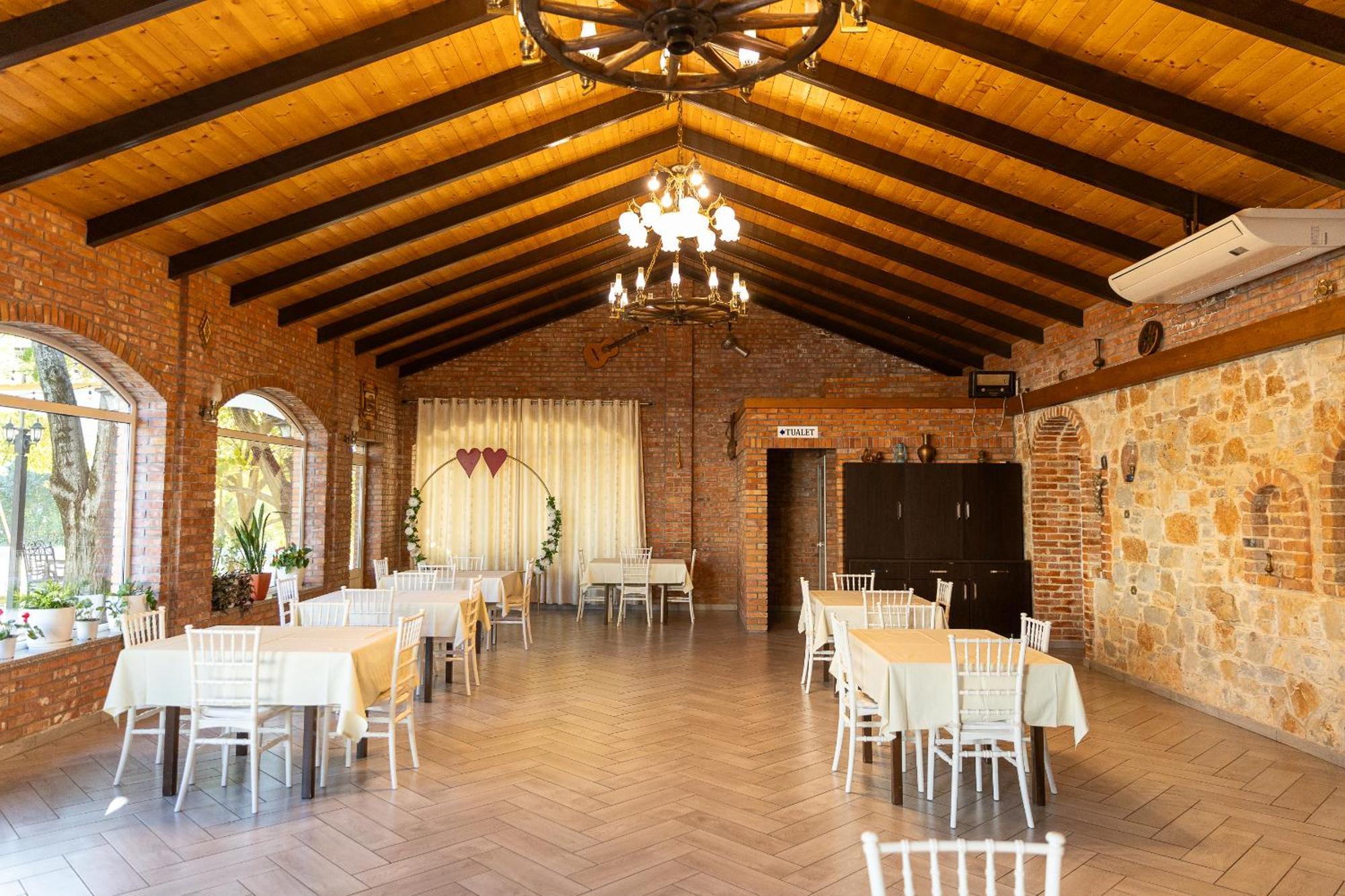 Hotel Paradise Shkoder Exterior photo