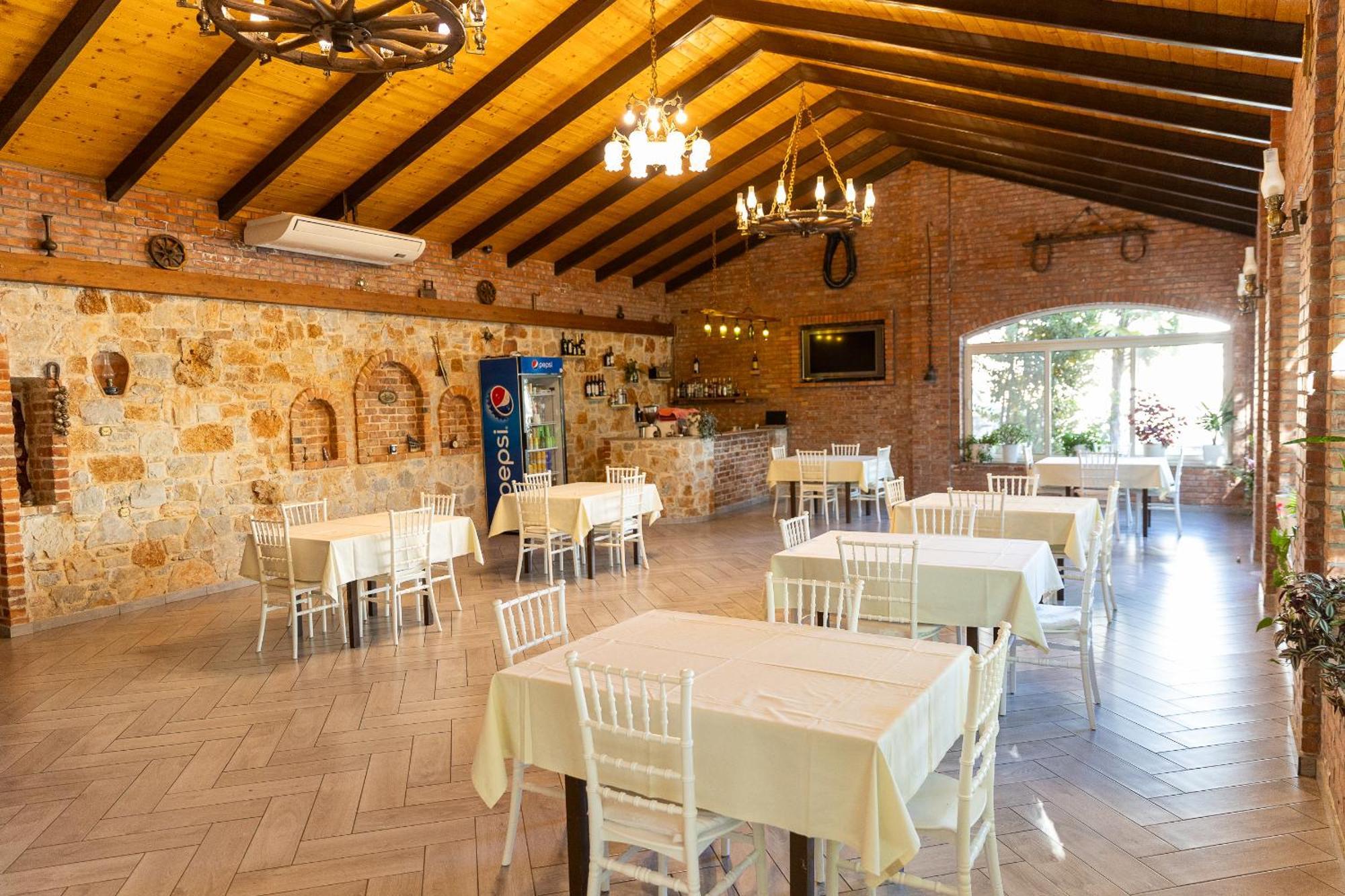 Hotel Paradise Shkoder Exterior photo
