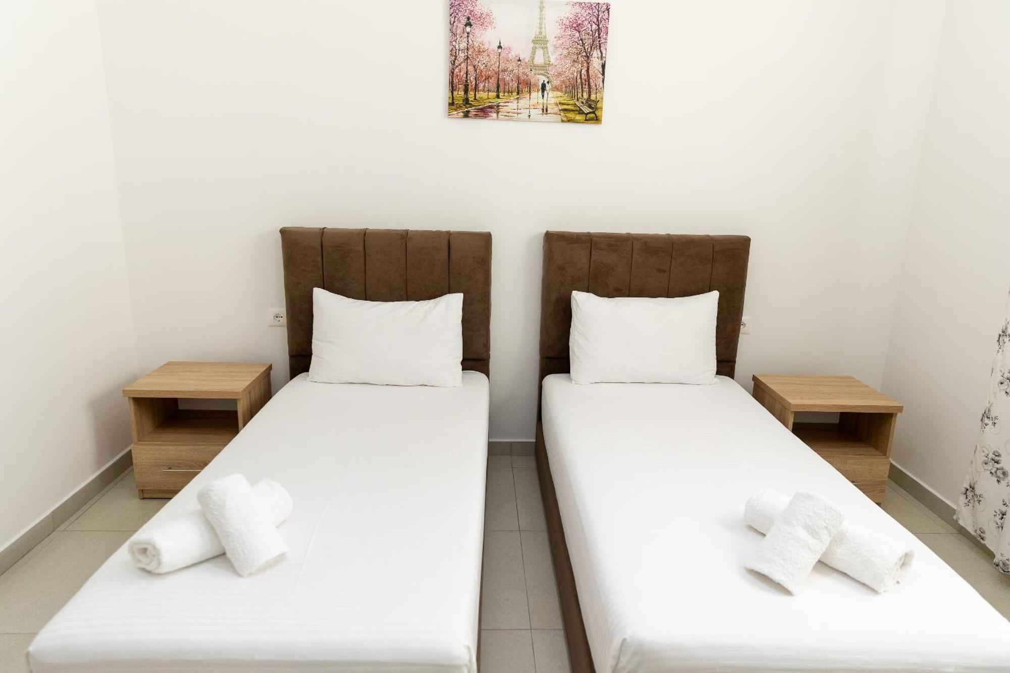 Hotel Paradise Shkoder Exterior photo