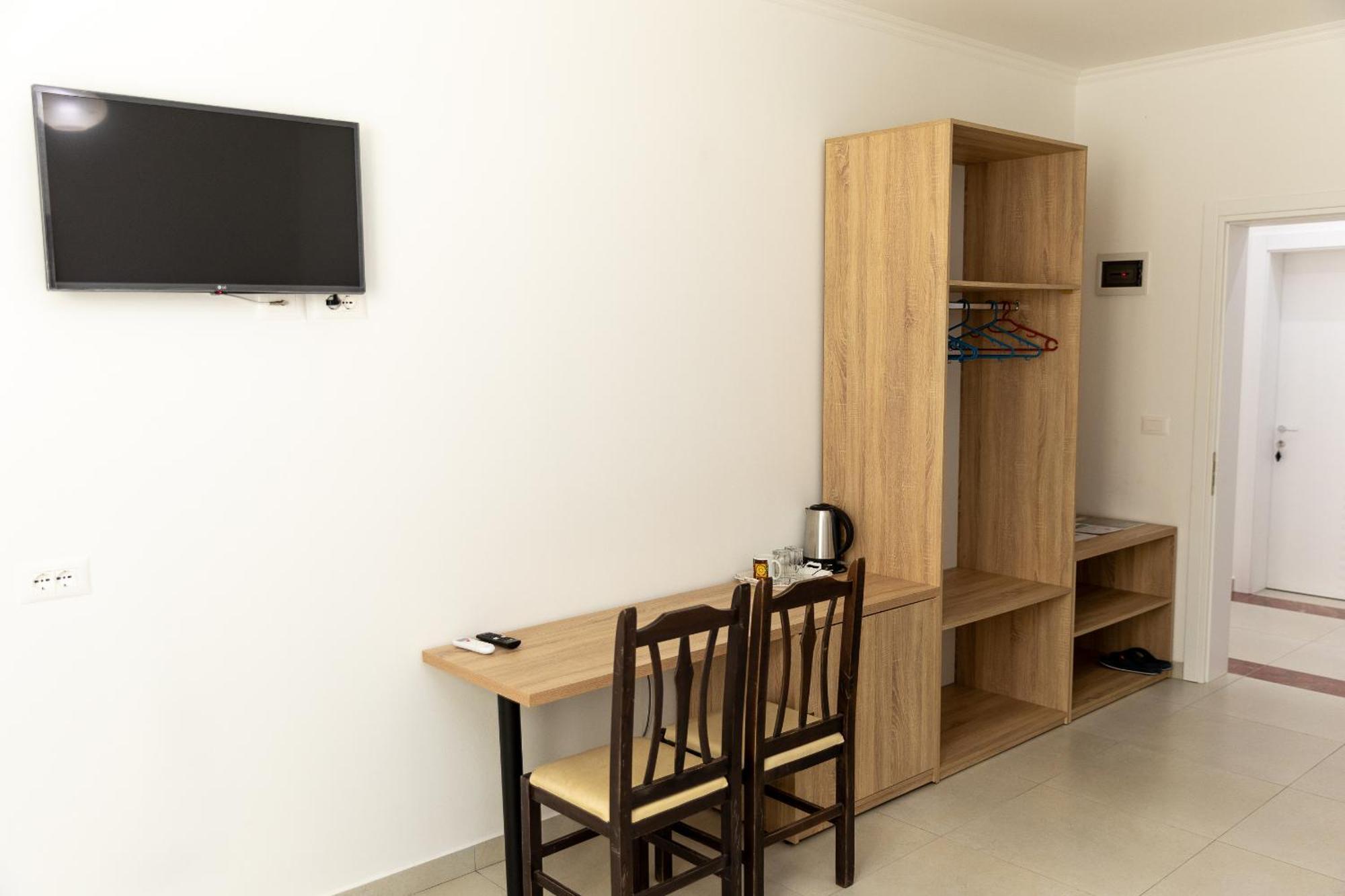 Hotel Paradise Shkoder Exterior photo